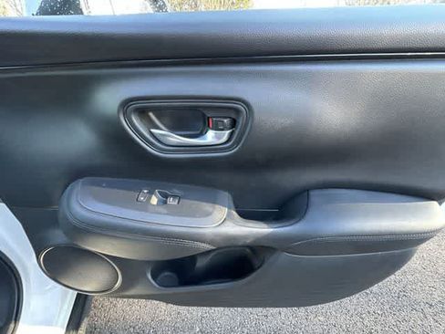 Used 2023 Honda HR-V LX image 21