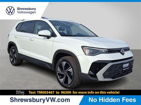 New 2026 Volkswagen Taos SE image 1