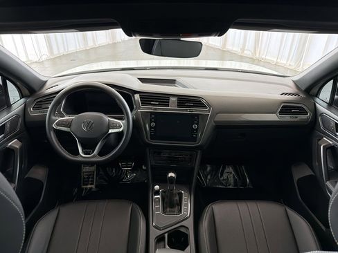 Used 2023 Volkswagen Tiguan SE R-Line FWD image 17