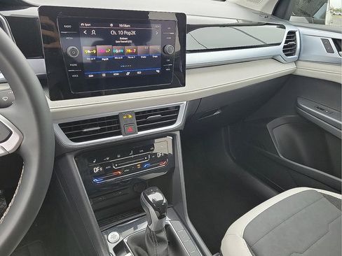 Used 2025 Volkswagen Taos SE image 20