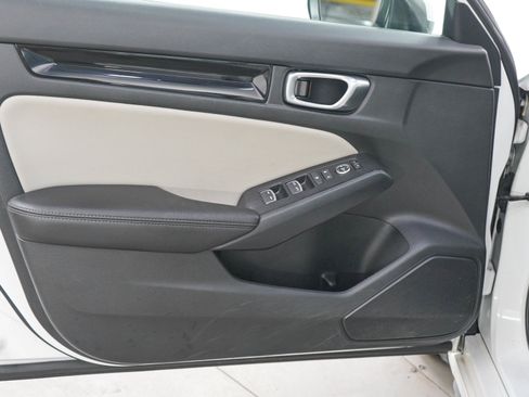 Used 2024 Honda Civic EX-L image 17