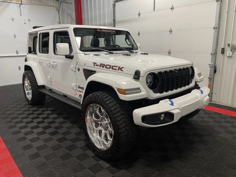 Used 2024 Jeep Wrangler High Altitude AWD/4WD image 4