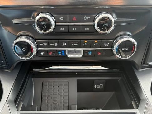 New 2026 Ford F250 Lariat w/ Lariat Premium Package AWD/4WD image 34