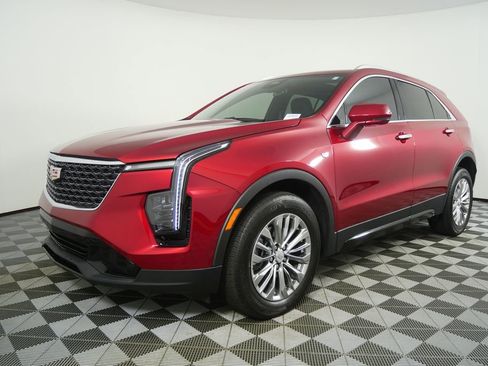 Used 2024 Cadillac XT4 Premium Luxury w/ Cold Weather Package image 8