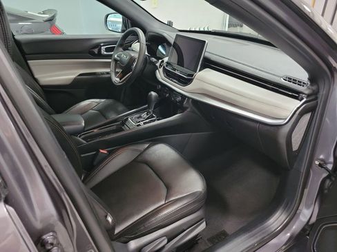 Used 2024 Jeep Compass Limited image 24