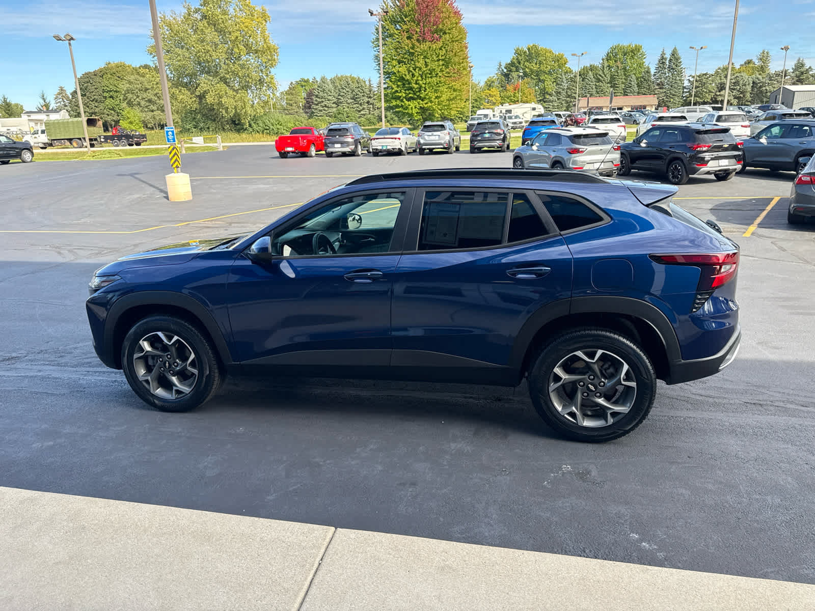 Used 2024 Chevrolet Trax LT w/ Driver Confidence Package FWD image 6