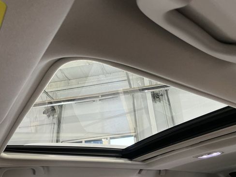 Used 2022 Subaru Forester Touring image 7