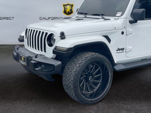 Used 2021 Jeep Wrangler Unlimited Sahara image 9