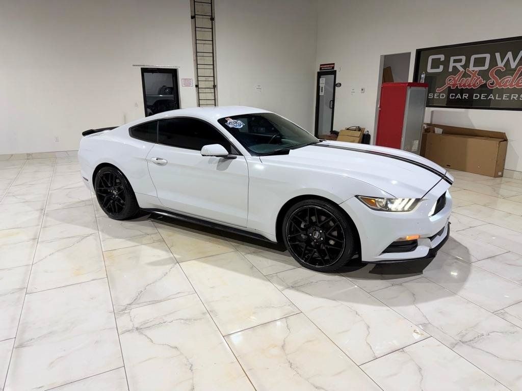Used 2017 Ford Mustang Coupe RWD image 3