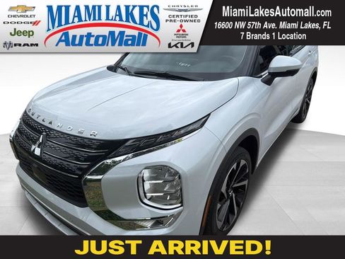 Used 2024 Mitsubishi Outlander SEL FWD image 1