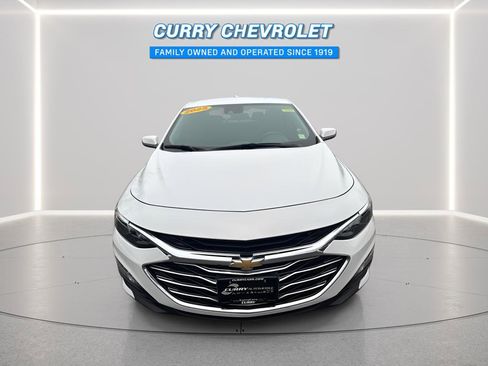 Used 2025 Chevrolet Malibu LT image 3