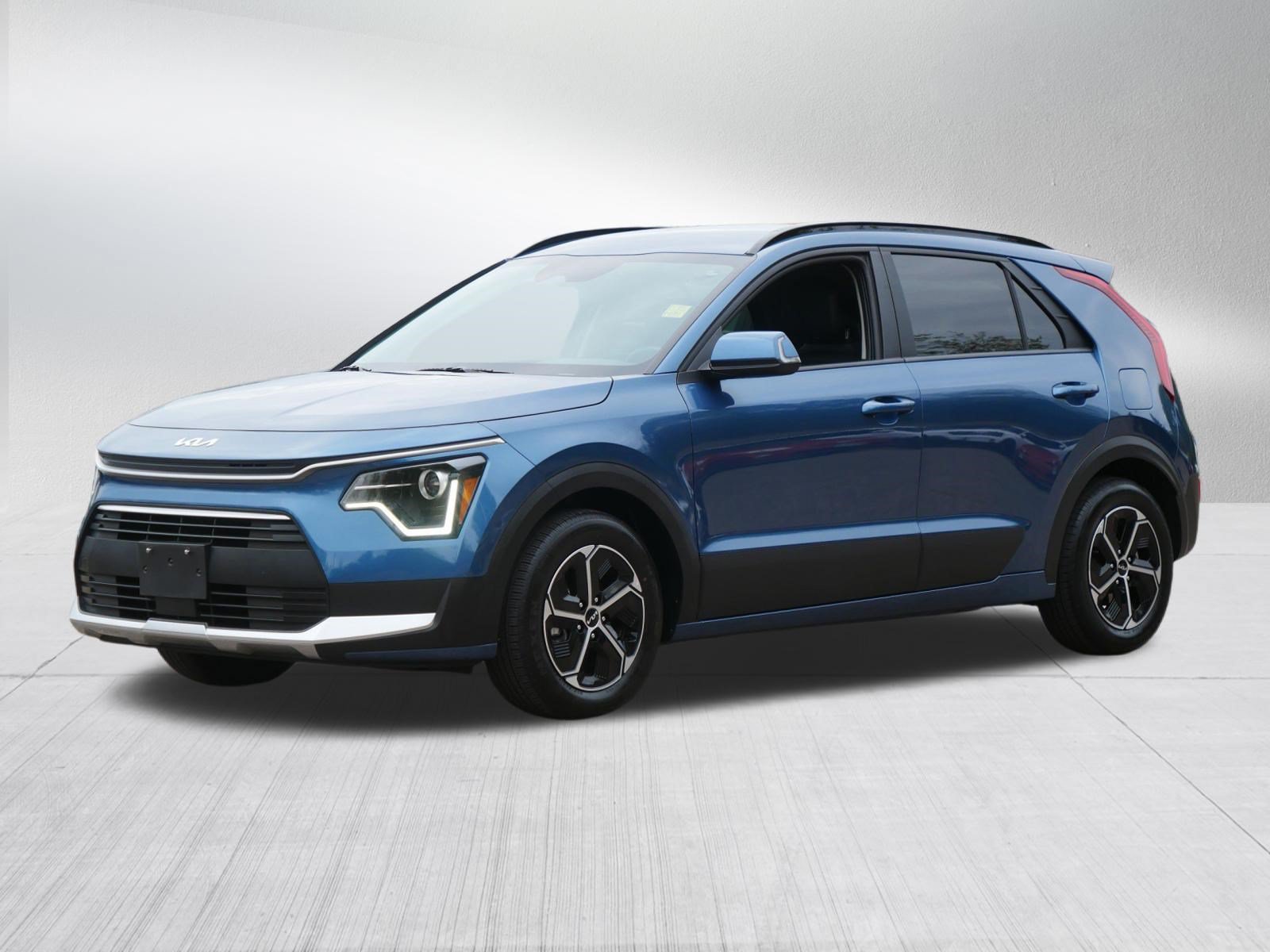 Used 2025 Kia Niro EX FWD image 3