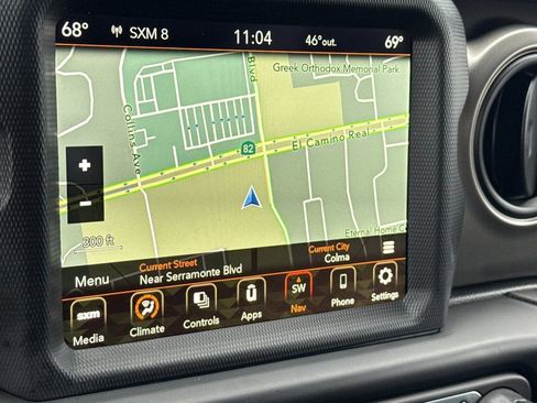 Used 2022 Jeep Gladiator Willys image 24