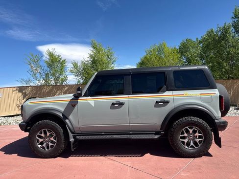 Used 2021 Ford Bronco Badlands image 4