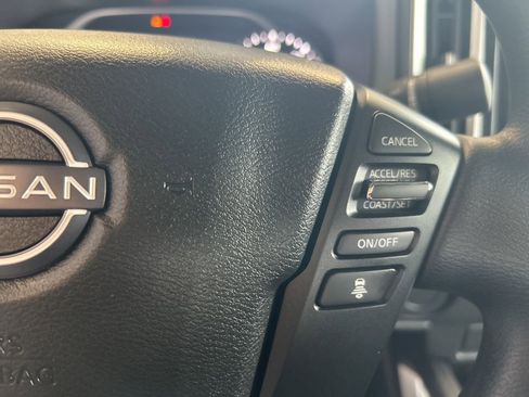 Used 2025 Nissan Frontier SV image 19