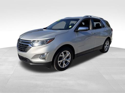 Used 2018 Chevrolet Equinox Premier image 3
