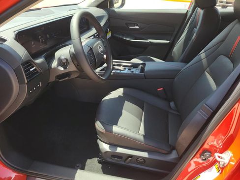 New 2026 Nissan Sentra SR FWD image 19