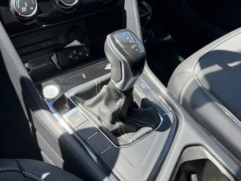 Certified 2023 Volkswagen Taos SE FWD image 19