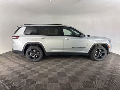 Used 2021 Jeep Grand Cherokee L Laredo image 6