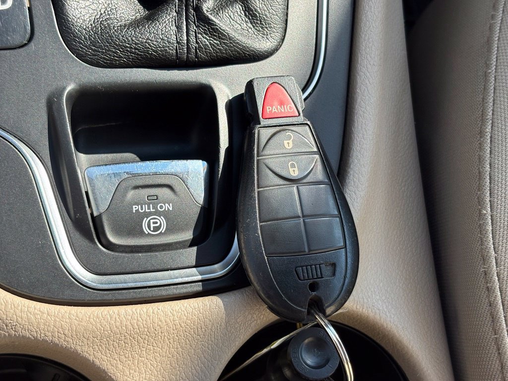 Used 2019 Jeep Cherokee Latitude w/ Popular Appearance Group AWD/4WD image 17
