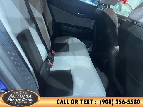 Used 2019 Toyota C-HR XLE FWD image 14