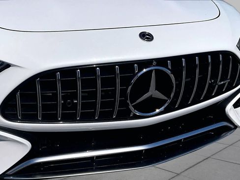 Used 2022 Mercedes-Benz SL 63 AMG 4MATIC image 30