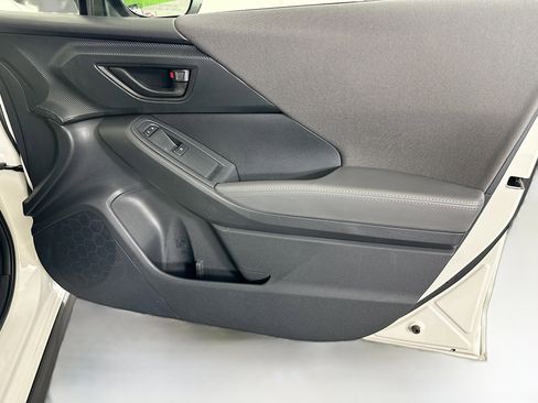 Used 2025 Subaru Crosstrek 2.0i Premium image 31