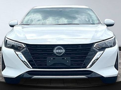 Used 2025 Nissan Sentra S FWD image 2