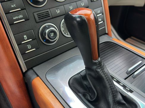 Used 2011 Land Rover Range Rover HSE LUX image 25