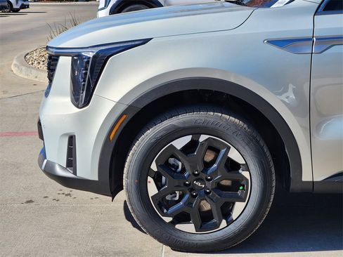 New 2026 Kia Sorento S image 5