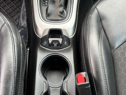 Used 2018 Jeep Compass Latitude w/ Popular Equipment Group FWD image 28
