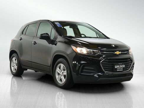 Used 2020 Chevrolet Trax LS w/ Tint and Cruise Package FWD image 7