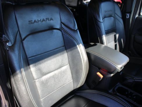 Used 2023 Jeep Wrangler Unlimited Sahara image 27
