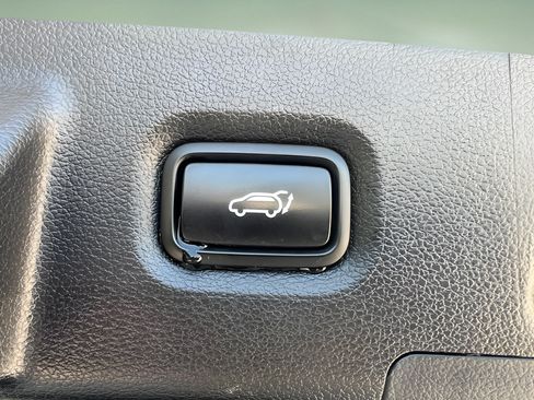 Used 2023 Hyundai Santa Fe SEL Premium AWD/4WD image 11