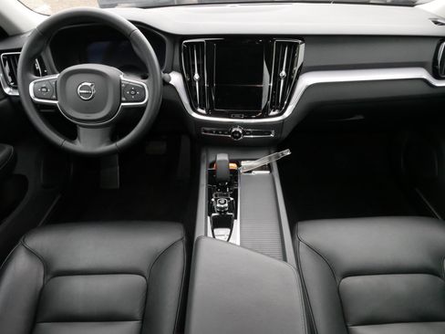 Used 2025 Volvo S60 B5 Core image 10