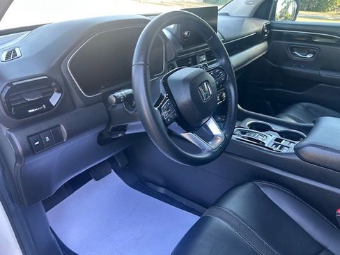 Used 2024 Honda Pilot Touring image 18