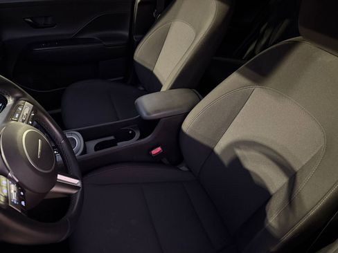 Used 2025 Hyundai Kona SEL image 36