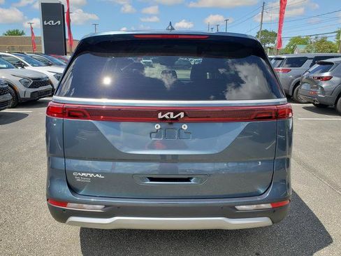 Certified 2024 Kia Carnival EX FWD image 5