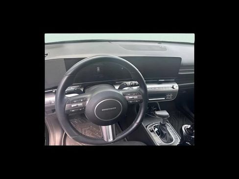 Used 2025 Hyundai Kona SEL AWD/4WD image 16