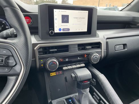 Used 2025 Toyota 4Runner TRD Off-Road image 18