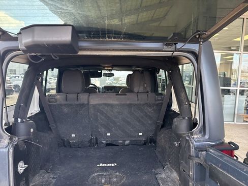 Used 2017 Jeep Wrangler Unlimited Sport image 6