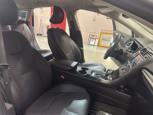 Used 2016 Ford Fusion Titanium FWD image 20