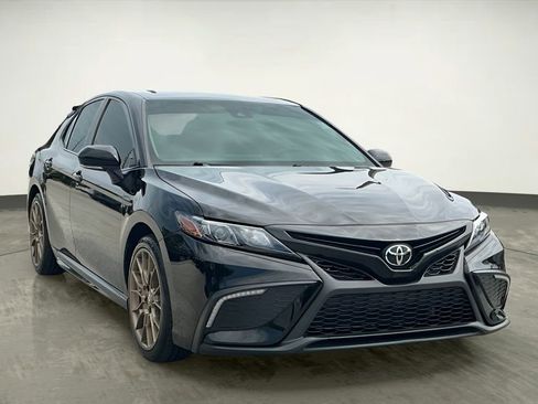 Used 2024 Toyota Camry SE w/ Convenience Package image 11