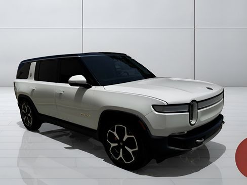 Used 2024 Rivian R1S Adventure AWD/4WD image 8