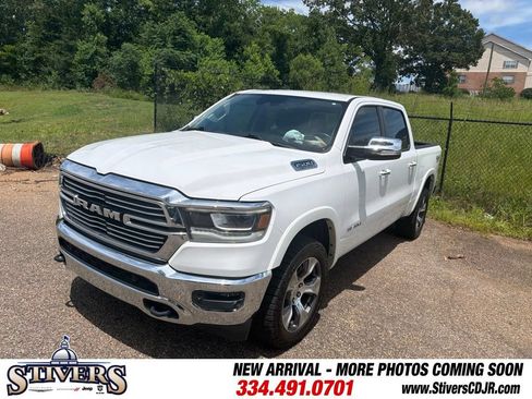 Used 2022 RAM 1500 Laramie AWD/4WD image 3