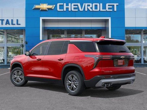 Used 2026 Chevrolet Traverse LT w/ Driver Confidence Package FWD image 3