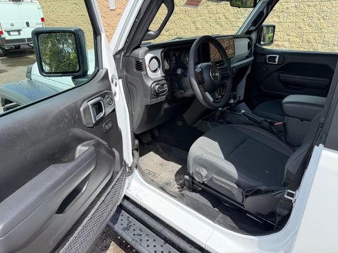 Used 2024 Jeep Wrangler Sport S AWD/4WD image 18