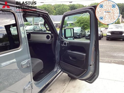 Used 2024 Jeep Wrangler Unlimited AWD/4WD image 62