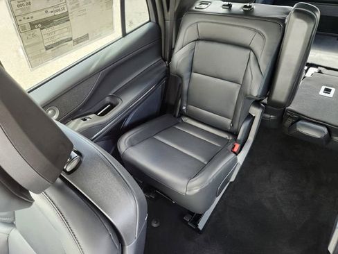 New 2026 Lincoln Navigator Reserve w/ Jet Appearance Package AWD/4WD image 13