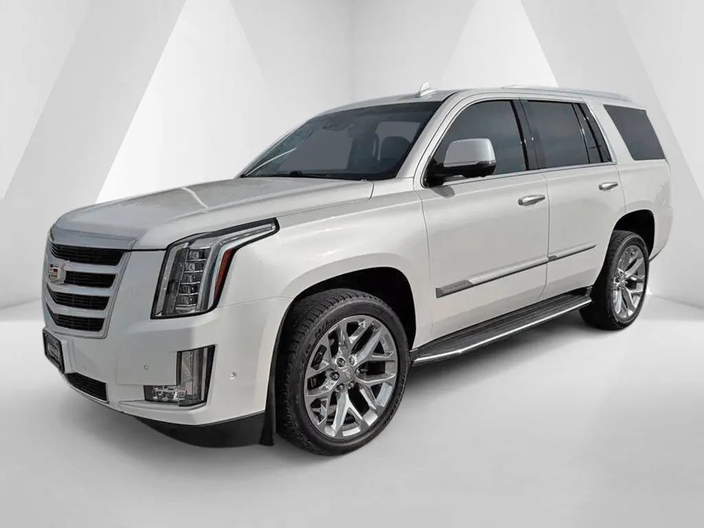 Used 2018 Cadillac Escalade Luxury AWD/4WD image 3